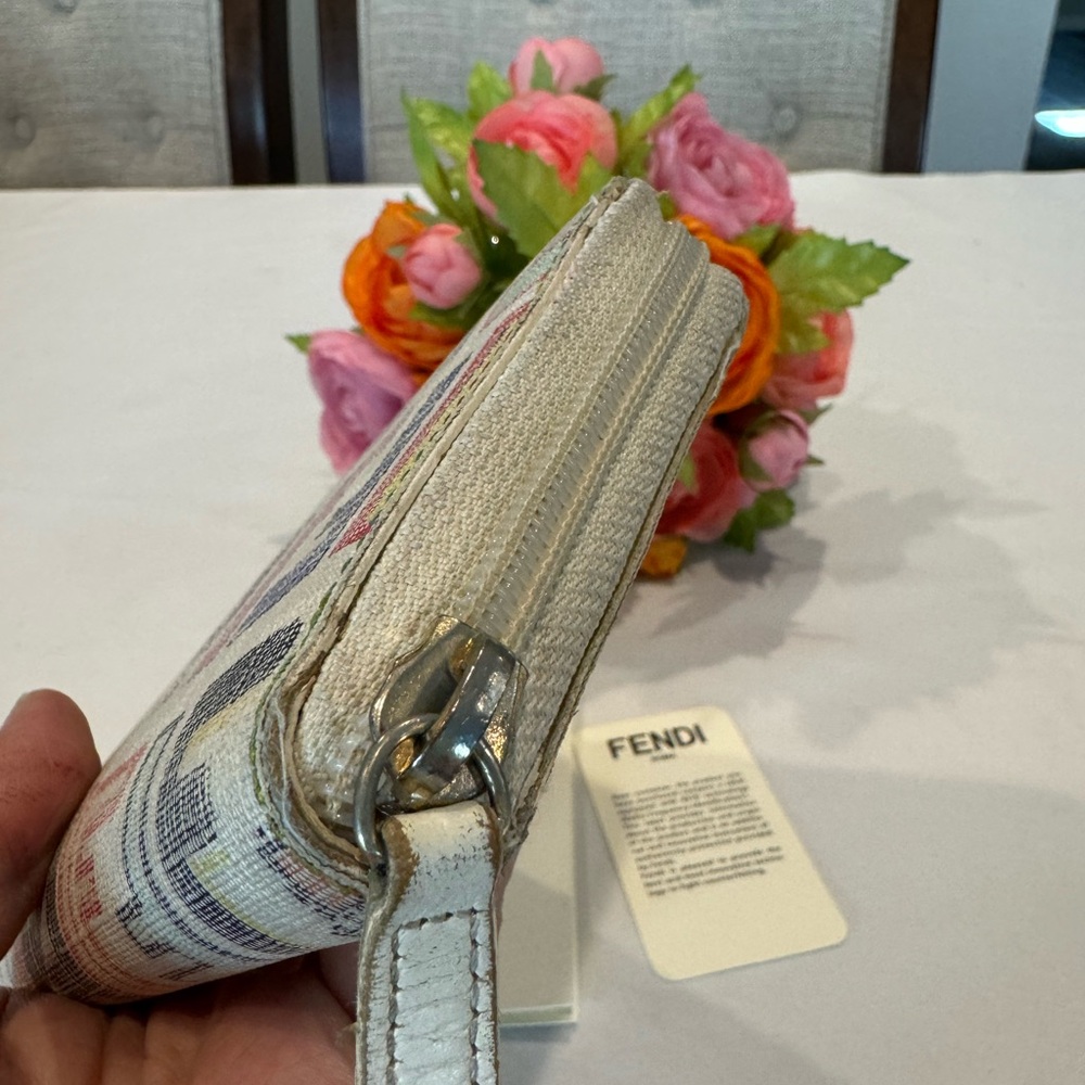Authentic Fendi zippy wallet - Picture 3 of 11
